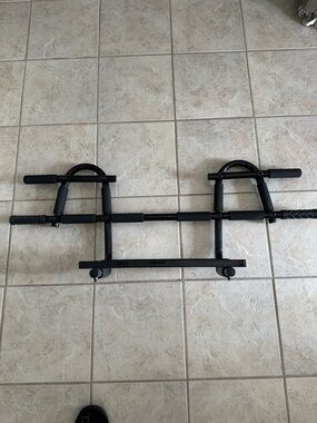 Beachbody P90X Doorway Chin-Up / Pull-Up Bar – Multi-Grip Steel